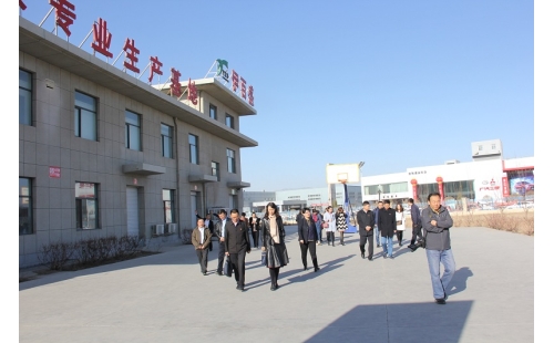 黨建引領(lǐng)促減稅降費落地，黨員帶頭抓普惠政策落實